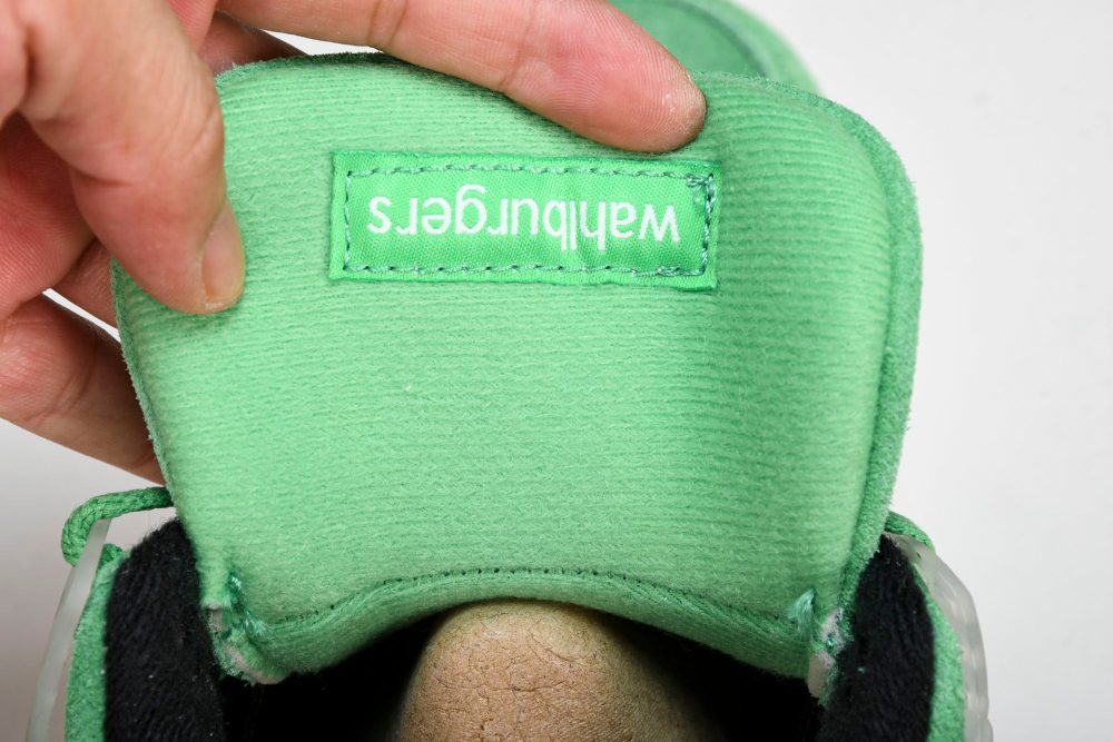 AJ4 Retro Wahlburgers - Image 13