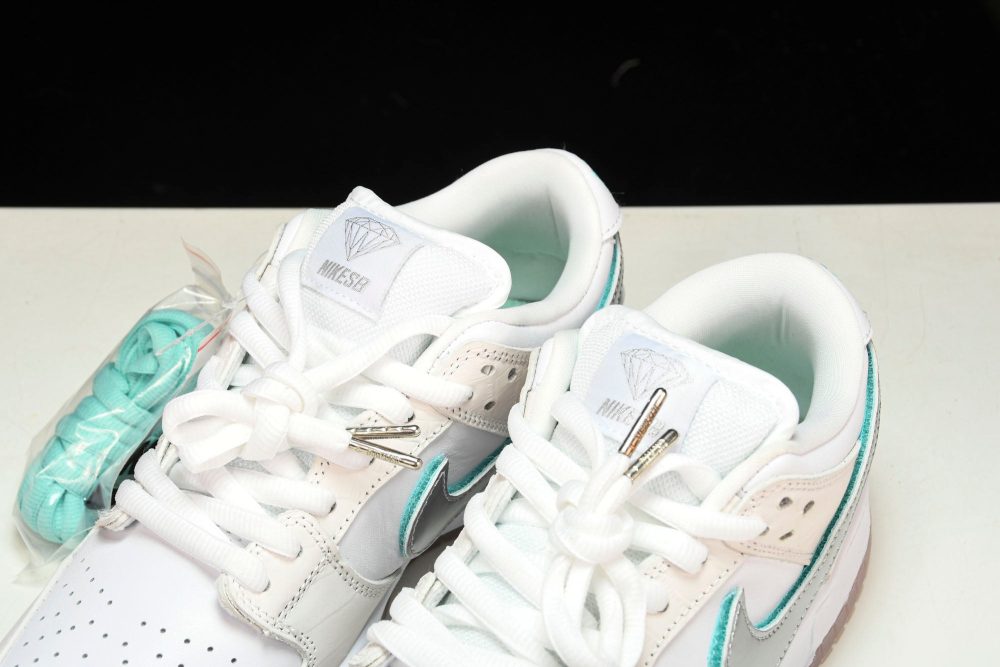 SB Dnk Low x Diamond Supply Co. 'White Diamond' - Image 23