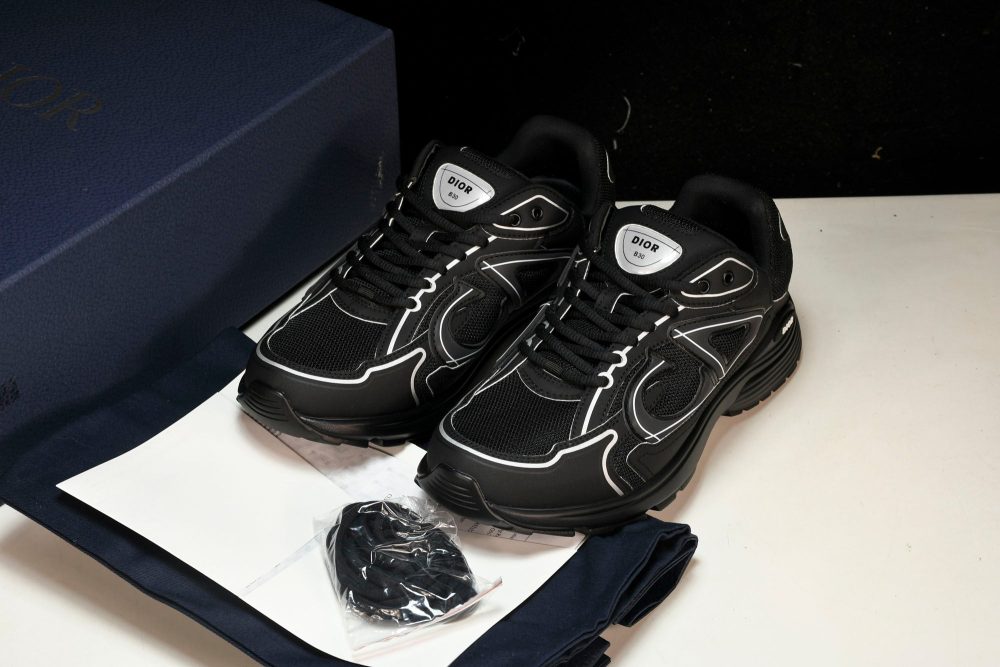 D1or B30 'Triple Black' - Image 23