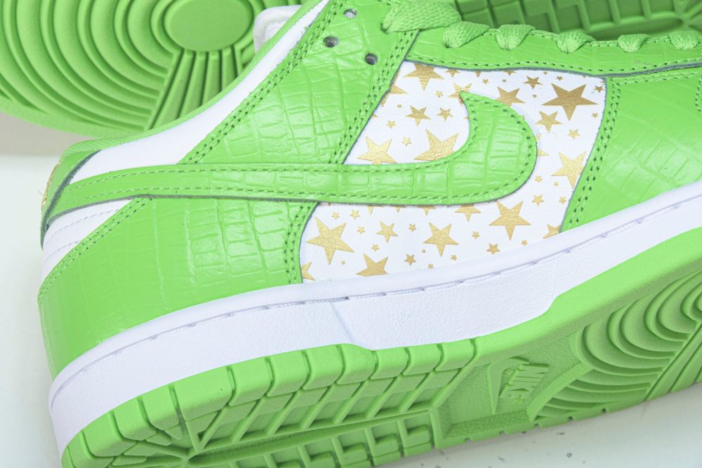Supreme x SB Dnk Low Stars 'Mean Green' - Image 24