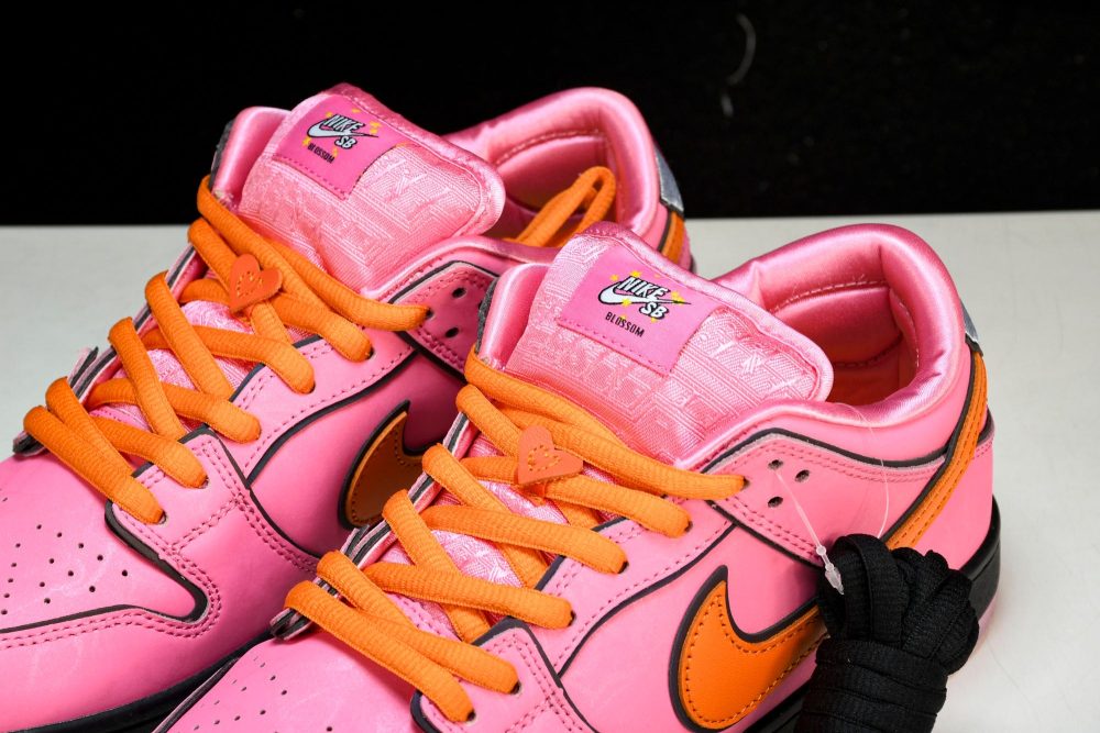 Powerpuff Girls x SB Dnk Low 'Blossom' - Image 24