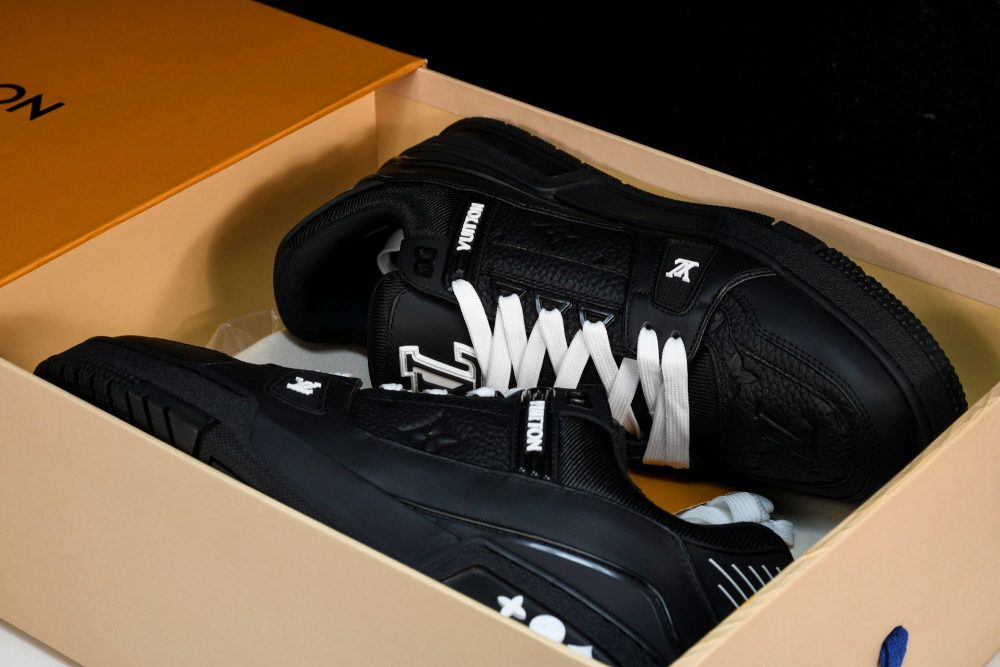 Louis Vuittоп Trainer Low 'Black Embossed' - Image 24