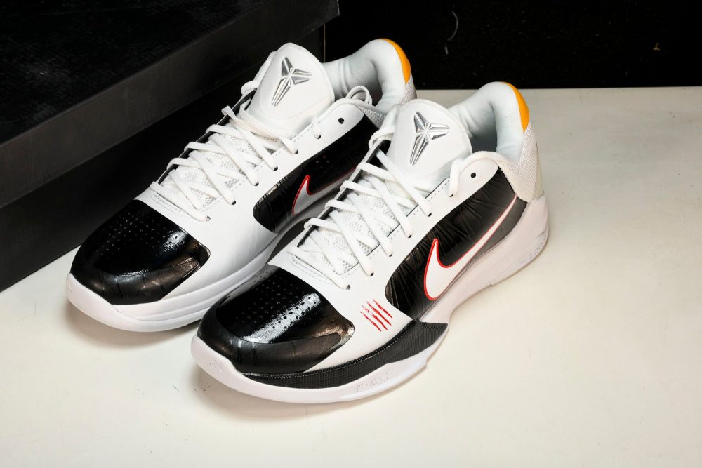 Kobe 5 Protro 'Bruce Lee Alternate' - Image 24