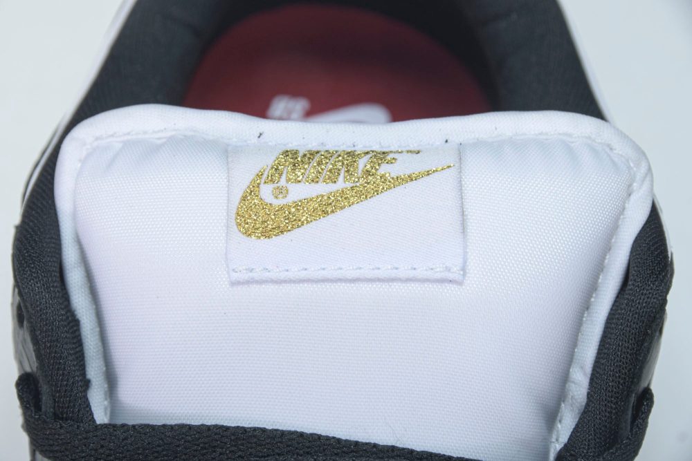Supreme x SB Dnk Low Stars 'Black' - Image 24