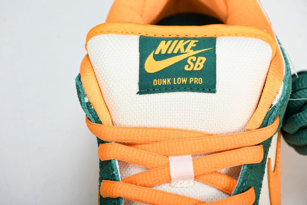 SB Dnk Low 'Legion Pine Kumquat' - Image 11