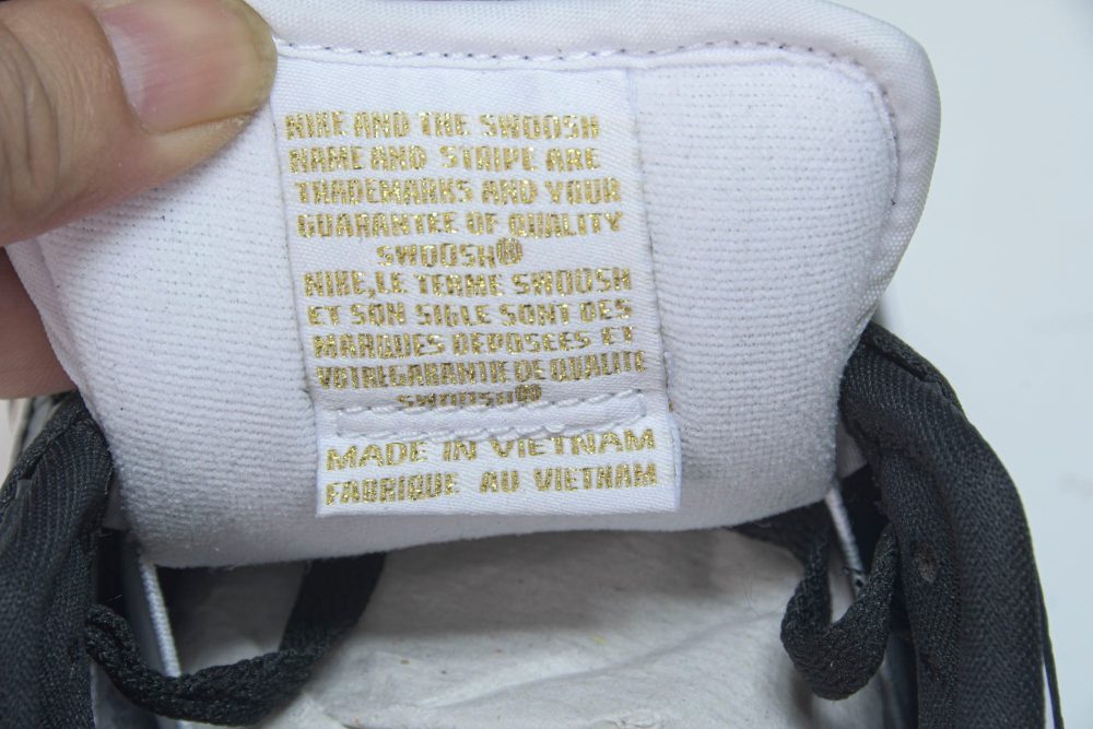 Supreme x SB Dnk Low Stars 'Black' - Image 25