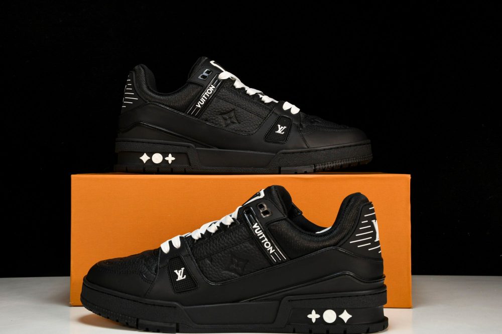 Louis Vuittоп Trainer Low 'Black Embossed' - Image 25
