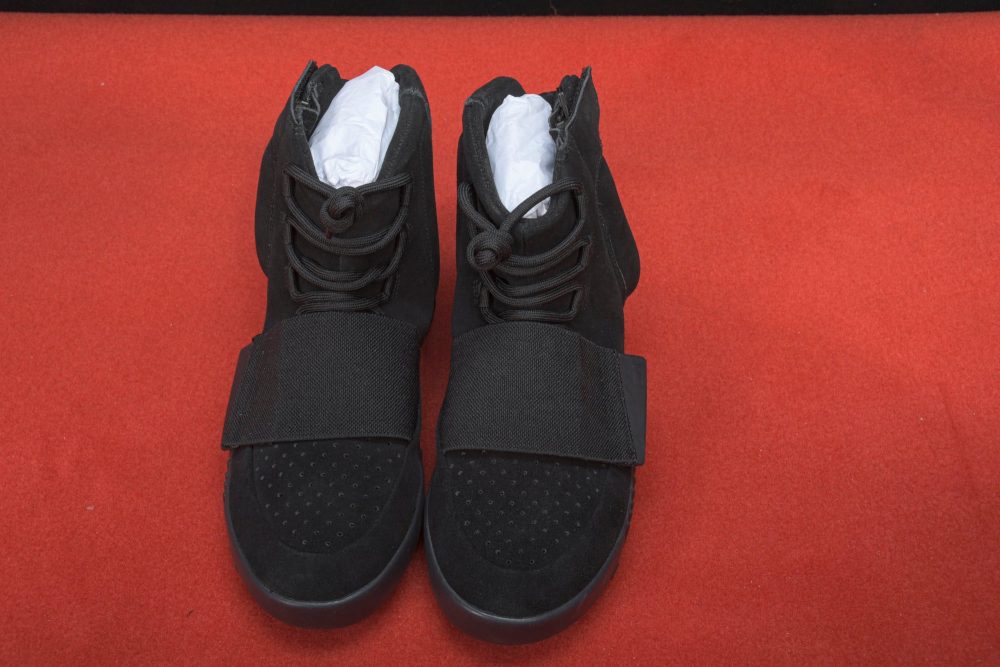 Yzy Boost 750 Triple Black - Image 21