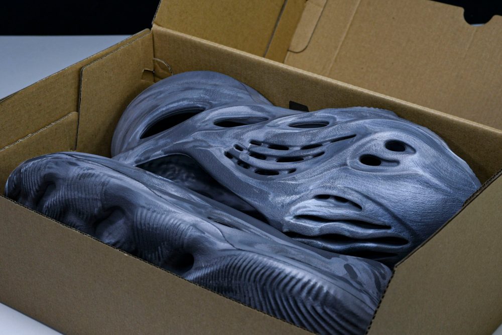 Yzy Foam RNNR 'MX Granite' - Image 18