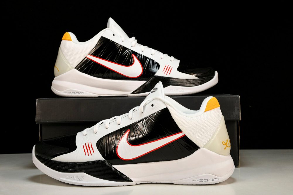 Kobe 5 Protro 'Bruce Lee Alternate' - Image 26