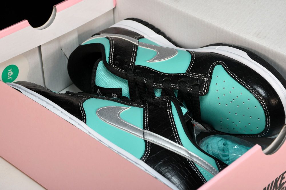 SB Dnk Low x Diamond Supply Co. - Image 26