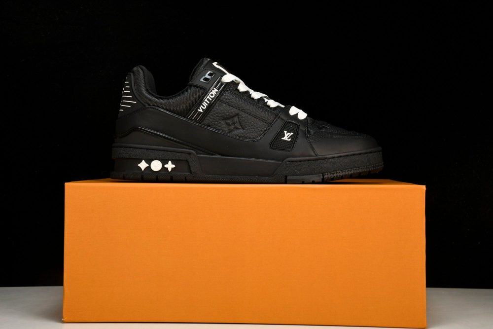 Louis Vuittоп Trainer Low 'Black Embossed' - Image 26
