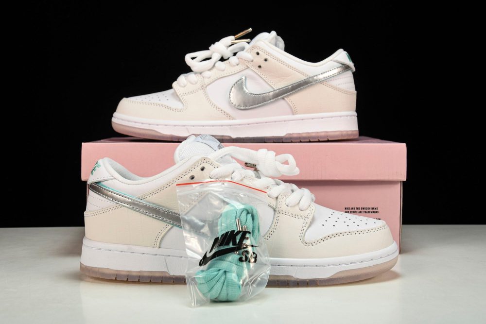 SB Dnk Low x Diamond Supply Co. 'White Diamond' - Image 26