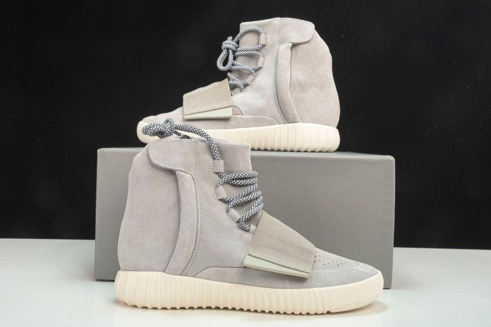 Yzy Boost 750 OG Carbon - Image 26