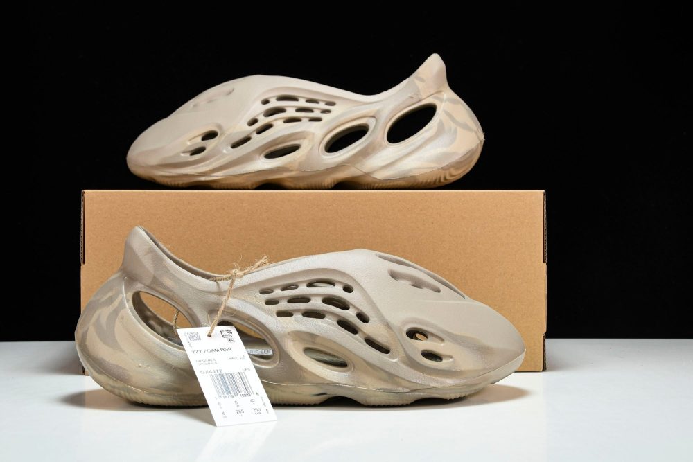 Yzy Foam RNNR 'Stone Sage' - Image 18