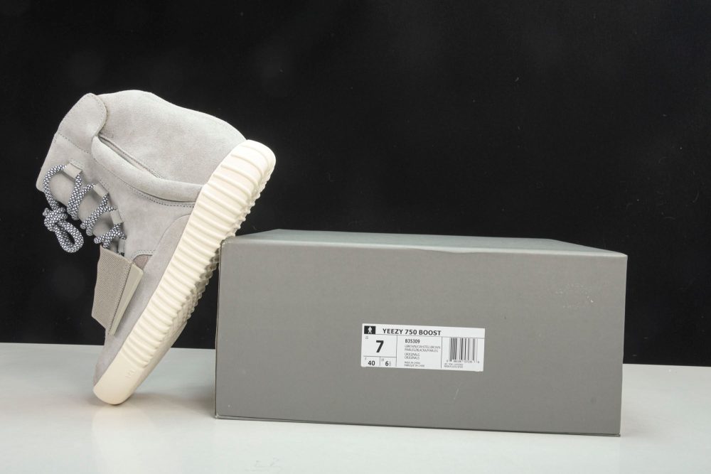 Yzy Boost 750 OG Carbon - Image 27