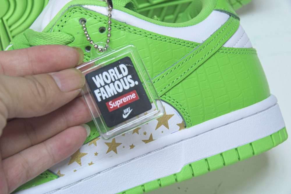 Supreme x SB Dnk Low Stars 'Mean Green' - Image 27