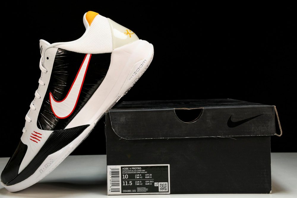 Kobe 5 Protro 'Bruce Lee Alternate' - Image 28