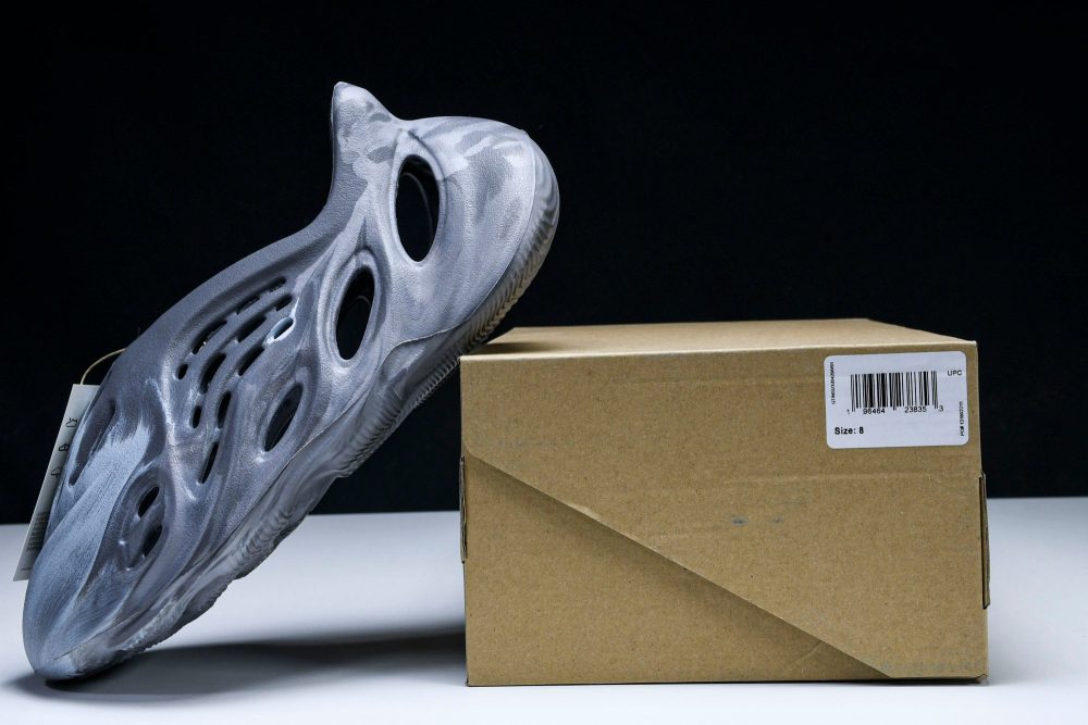 Yzy Foam RNNR 'MX Granite' - Image 22