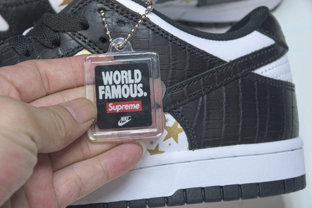 Supreme x SB Dnk Low Stars 'Black' - Image 29