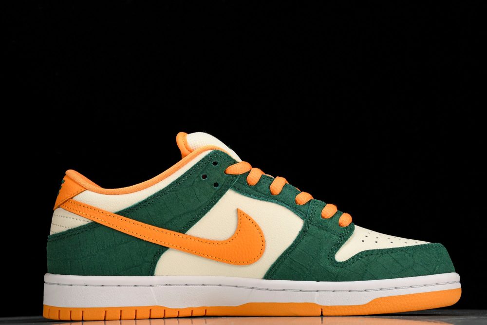 SB Dnk Low 'Legion Pine Kumquat' - Image 3