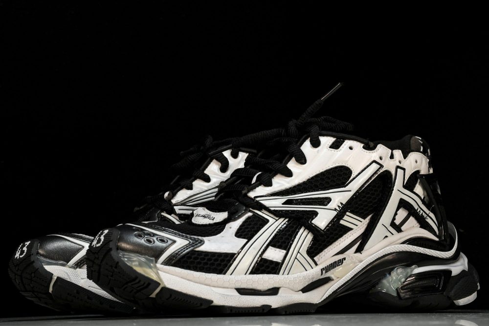 Runner 'White Black' - Image 2