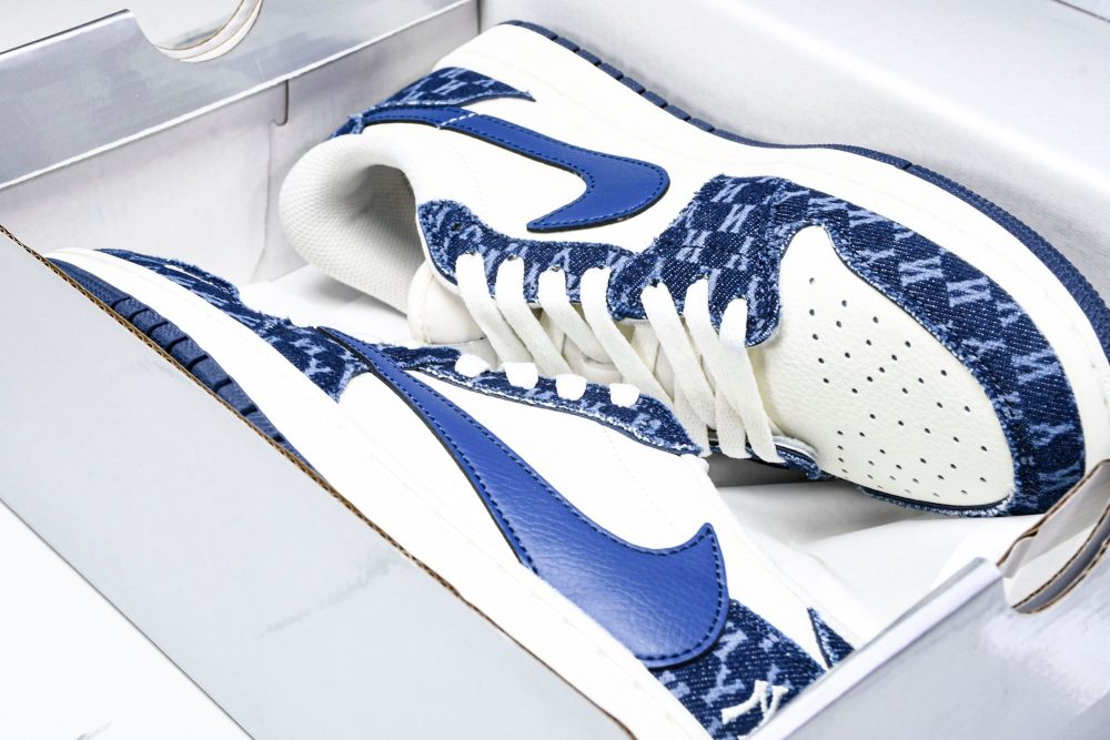 Travis Scott AJ1 Low x NY Yankees (Custom) - Image 22