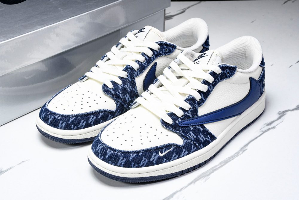 Travis Scott AJ1 Low x NY Yankees (Custom) - Image 21