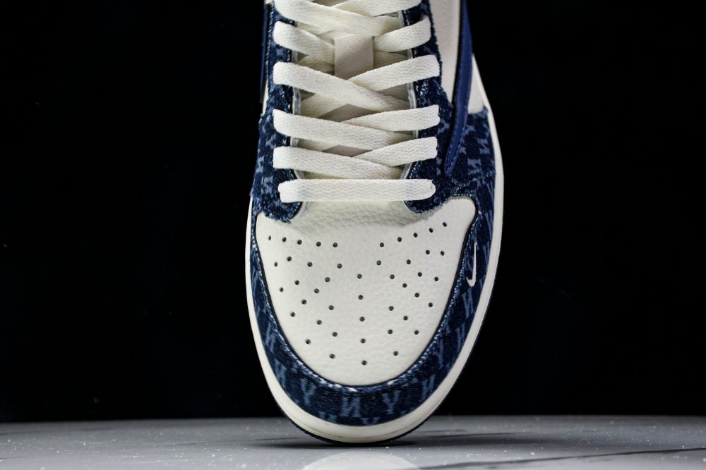 Travis Scott AJ1 Low x NY Yankees (Custom) - Image 6