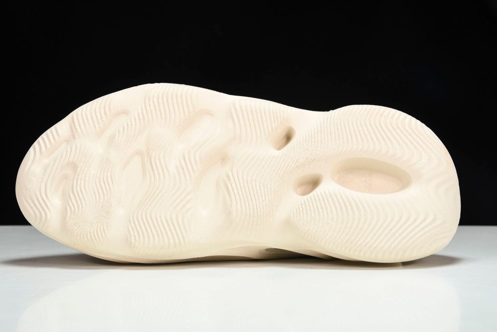 Yzy Foam RNNR 'Ararat' - Image 5