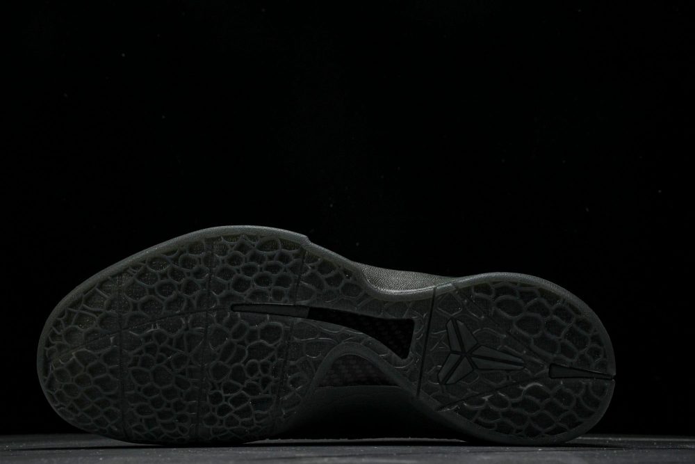 Kobe 6 'Fade to Black' - Image 5
