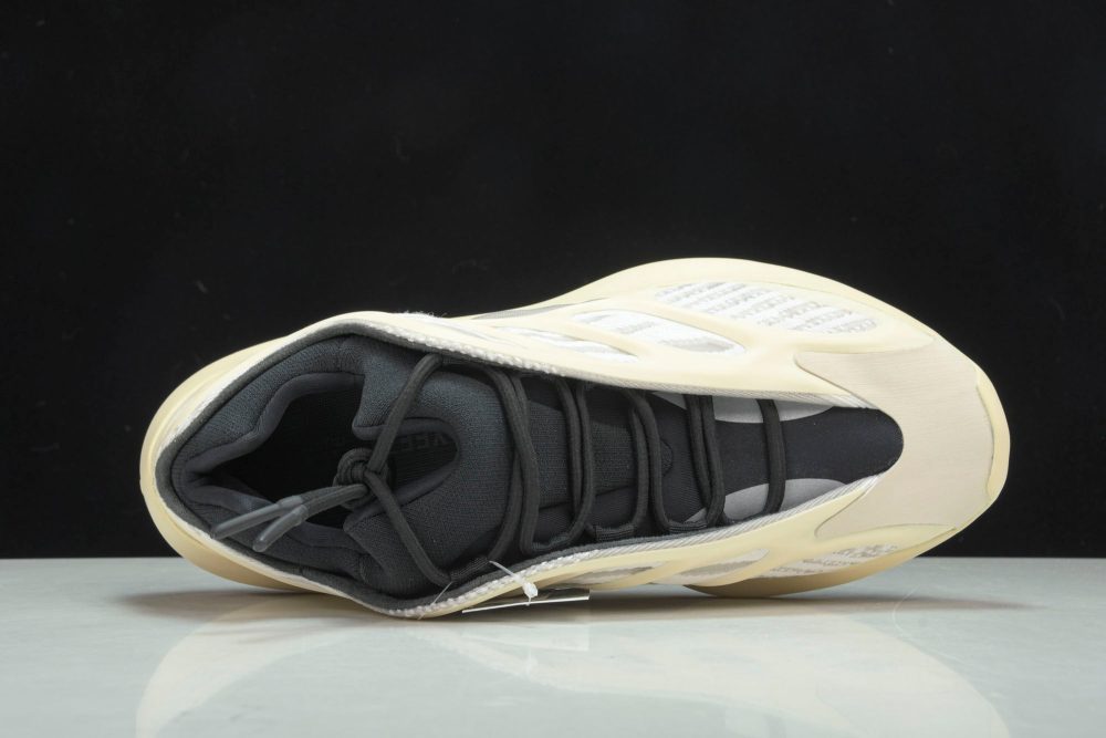 Yzy 700 V3 Azael - Image 4