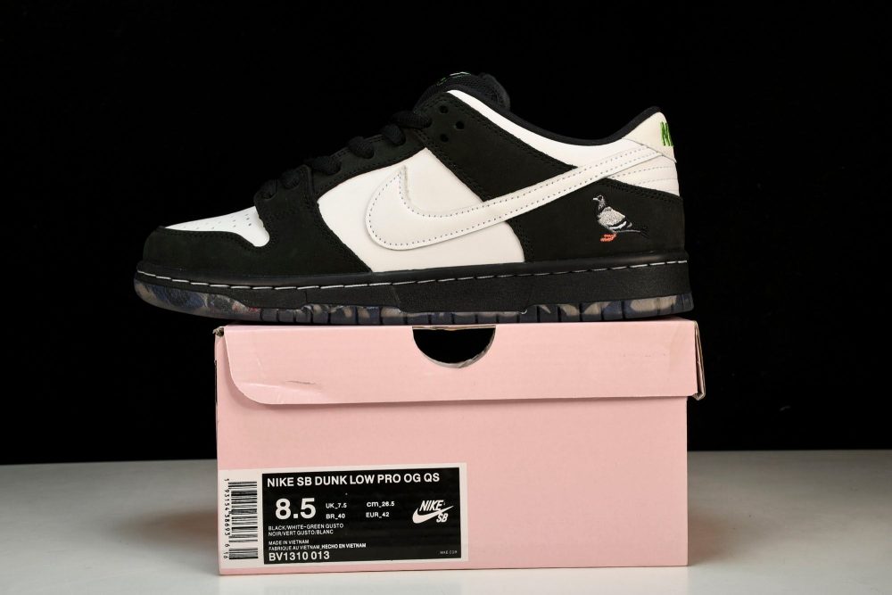 SB Dnk Low 'Staple Panda Pigeon' - Image 30