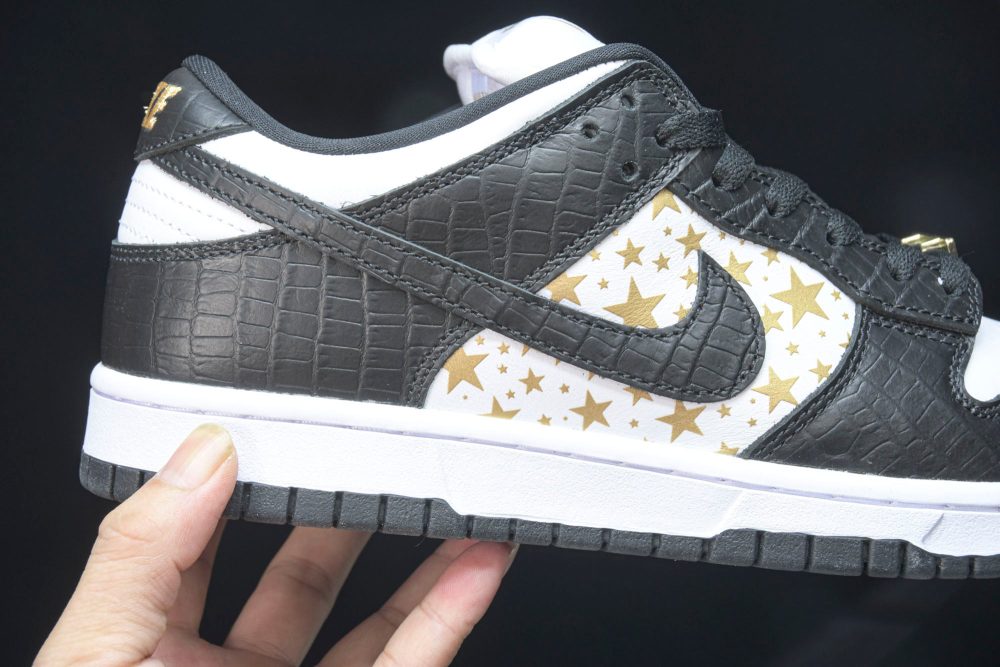 Supreme x SB Dnk Low Stars 'Black' - Image 31