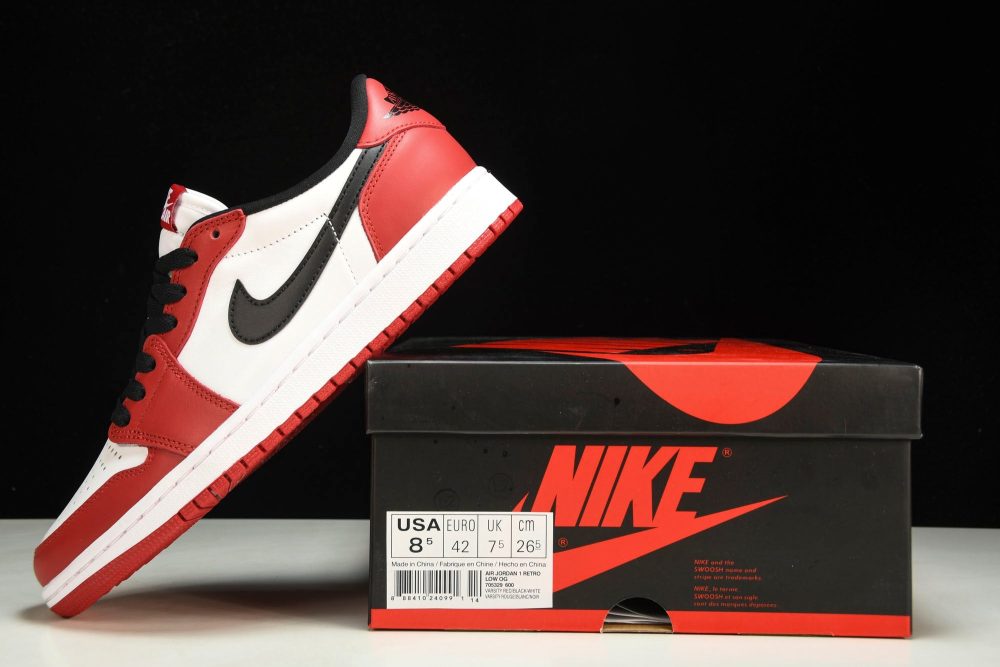 AJ1 Retro Low OG 'Chicago' - Image 29