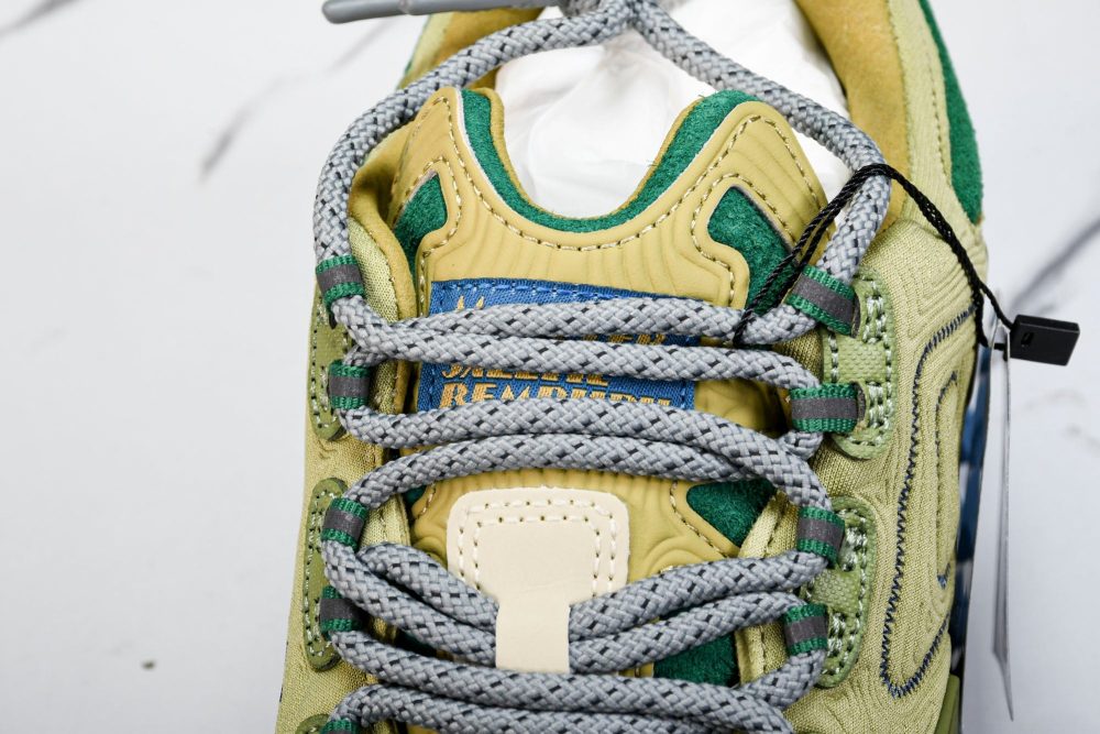 Salehe Bembury x Moncler Trailgrip Genius Grain GTX 'Green' - Image 11