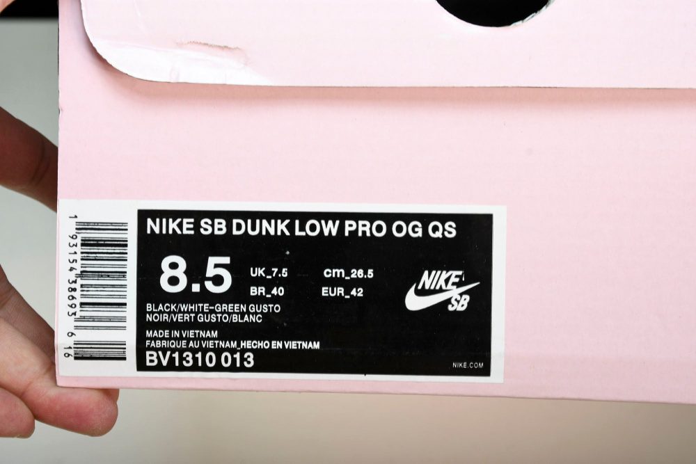 SB Dnk Low 'Staple Panda Pigeon' - Image 34