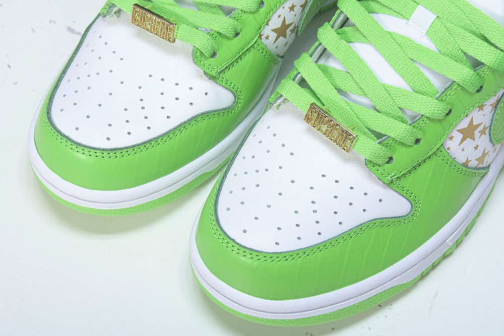 Supreme x SB Dnk Low Stars 'Mean Green' - Image 35