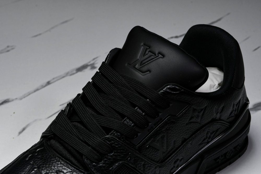 Louis Vuittоп Trainer Low 'Black Embossed Signature' - Image 10