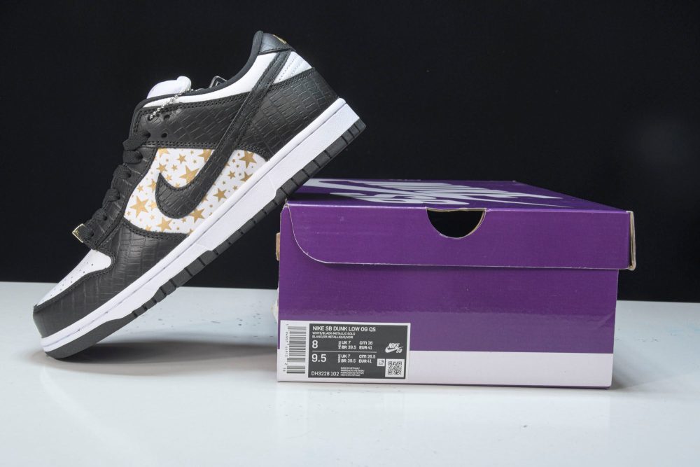 Supreme x SB Dnk Low Stars 'Black' - Image 39