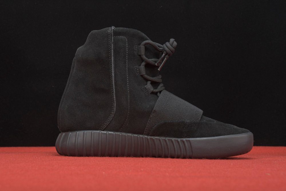Yzy Boost 750 Triple Black - Image 3