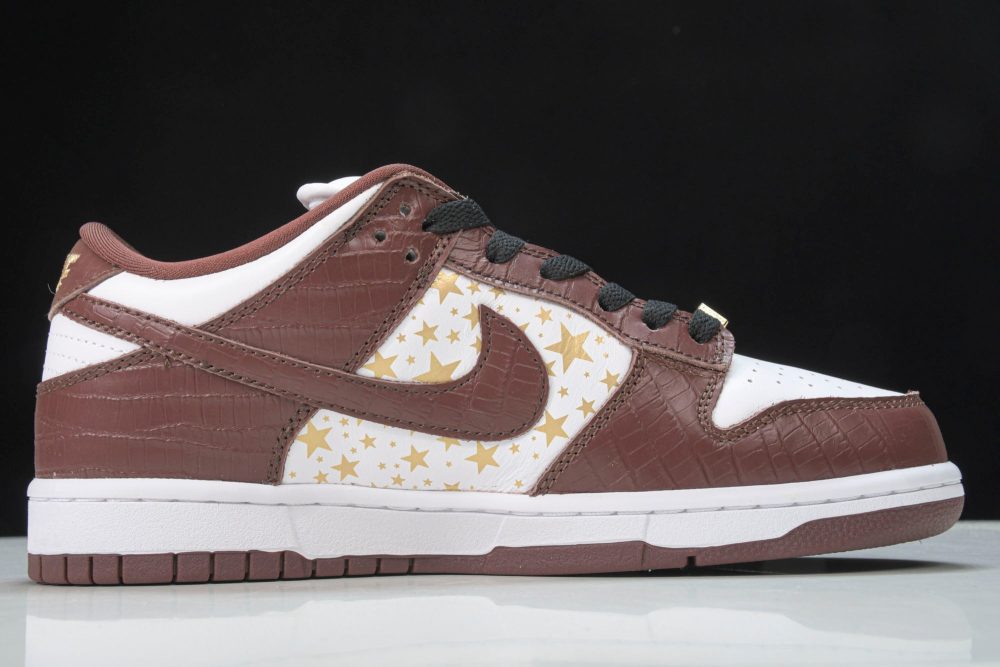 Supreme x SB Dnk Low Stars 'Barkroot Brown' - Image 3
