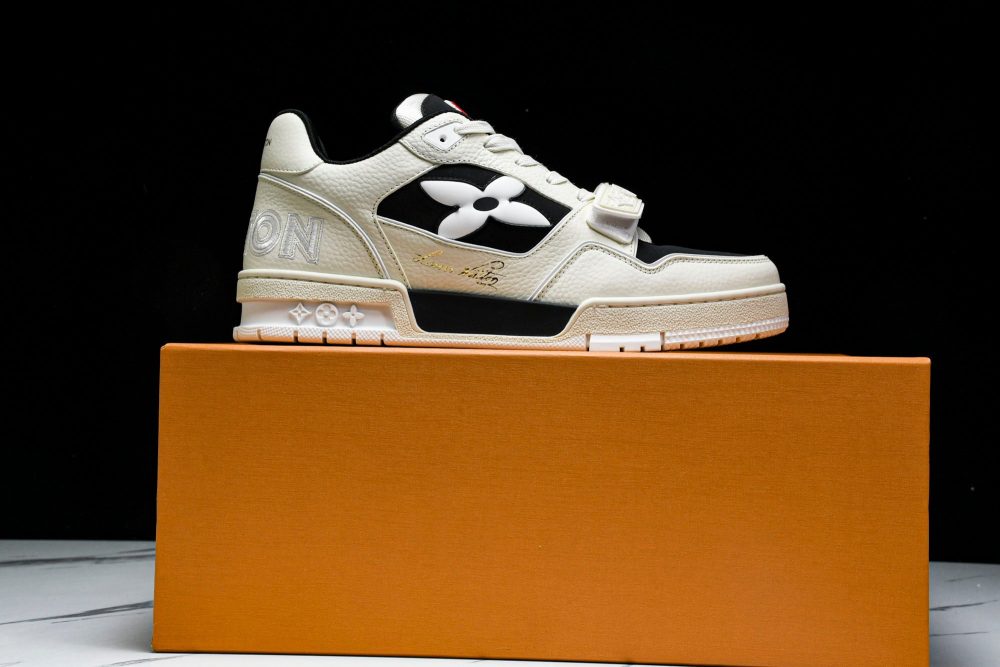 Louis Vuittоп Trainer Low Velcro Strap 'Black White' - Image 19
