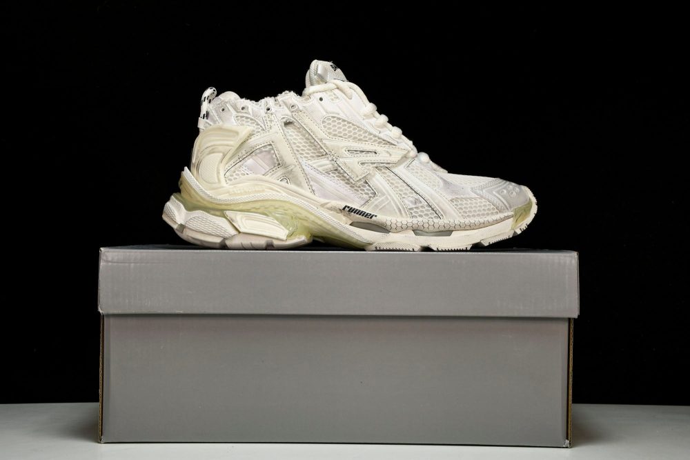 Runner 'White' - Image 25
