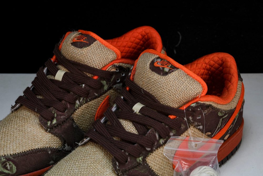 SB Dnk Low x Reese Forbes 'Hunter' - Image 19