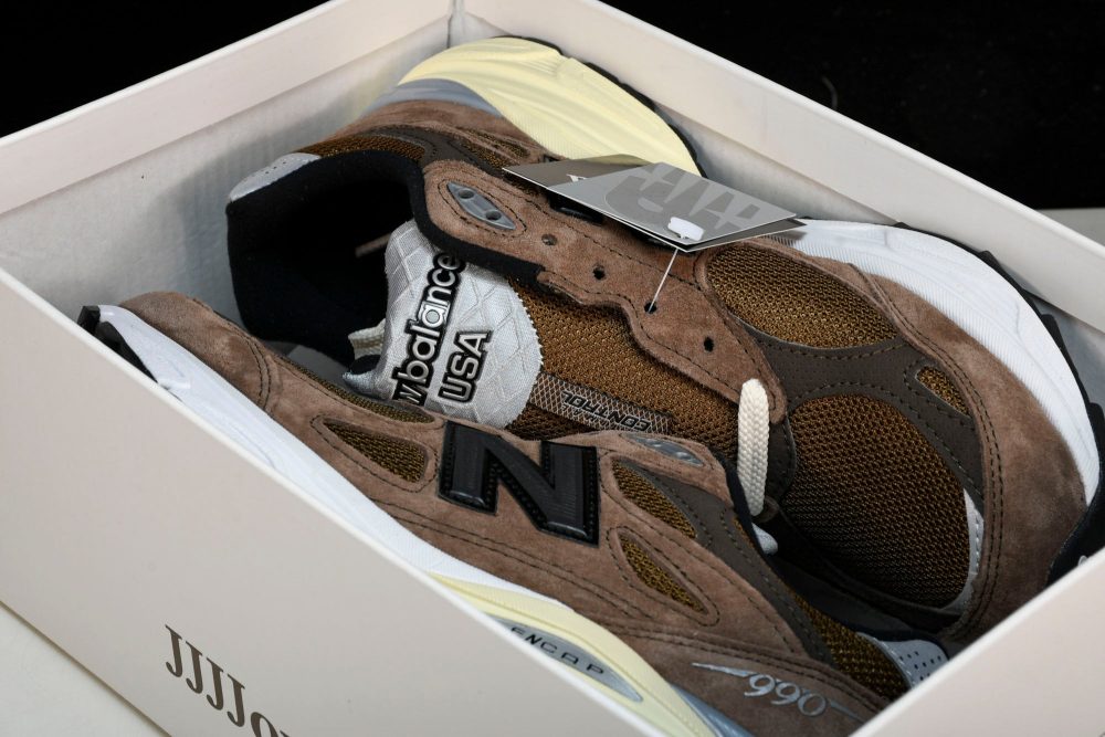 NB 990v3 x JJJJound 'Montréal' - Image 22