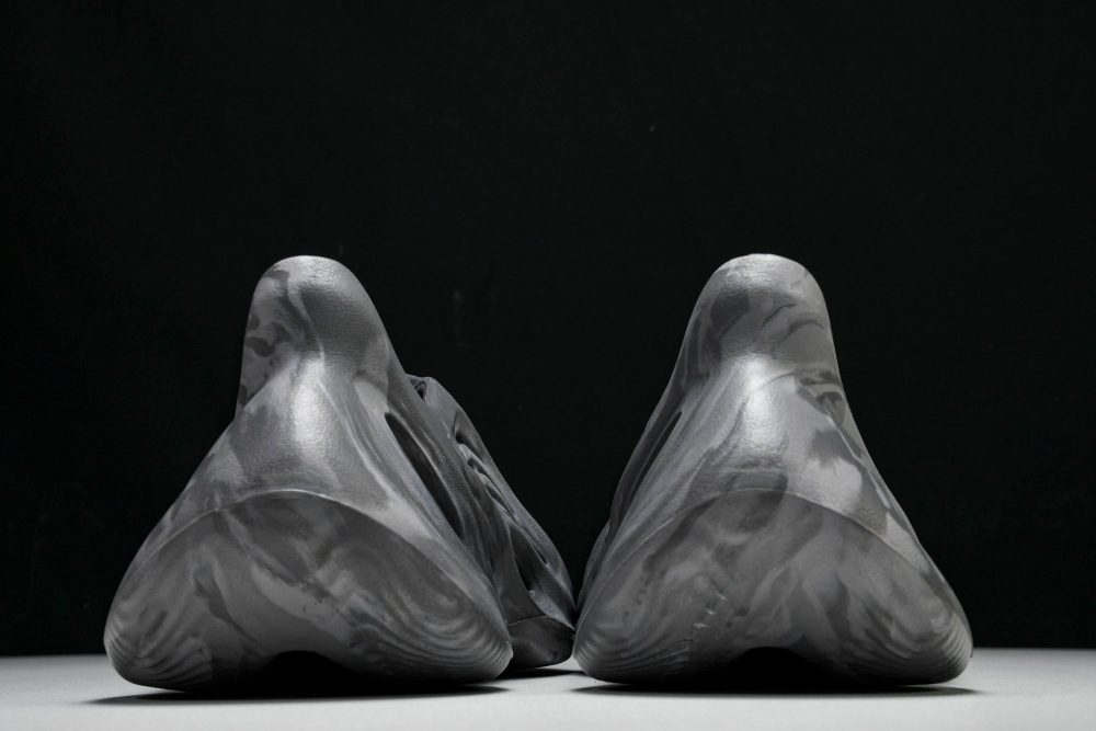 Yzy Foam RNNR 'MX Granite' - Image 7