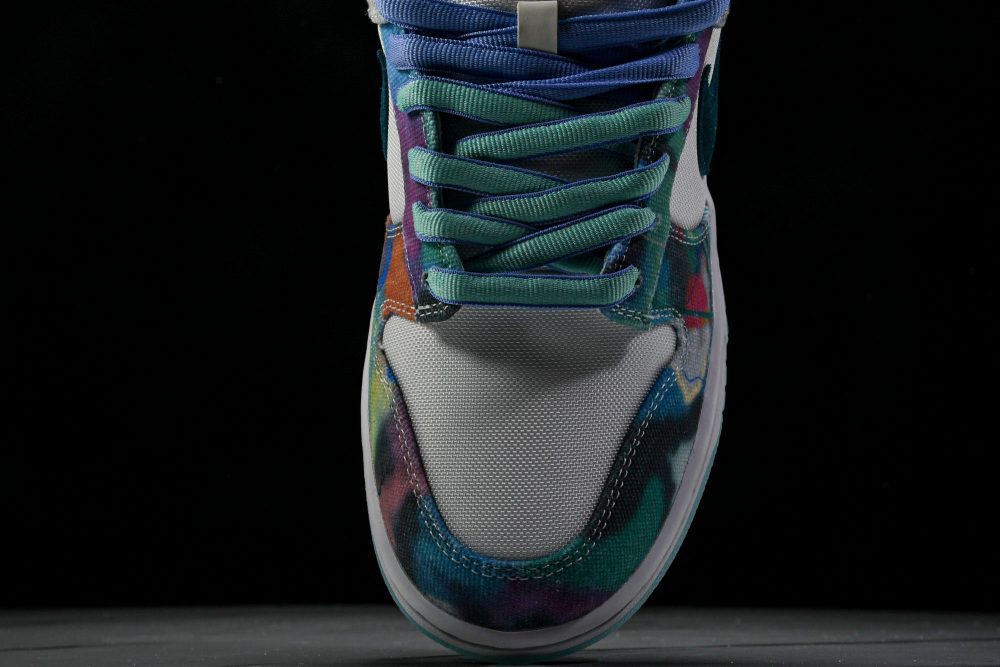 SB Dnk Low x Futura Laboratories 'Bleached Aqua' - Image 6