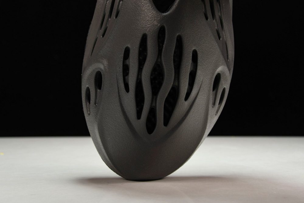 Yzy Foam RNNR 'Onyx' - Image 6