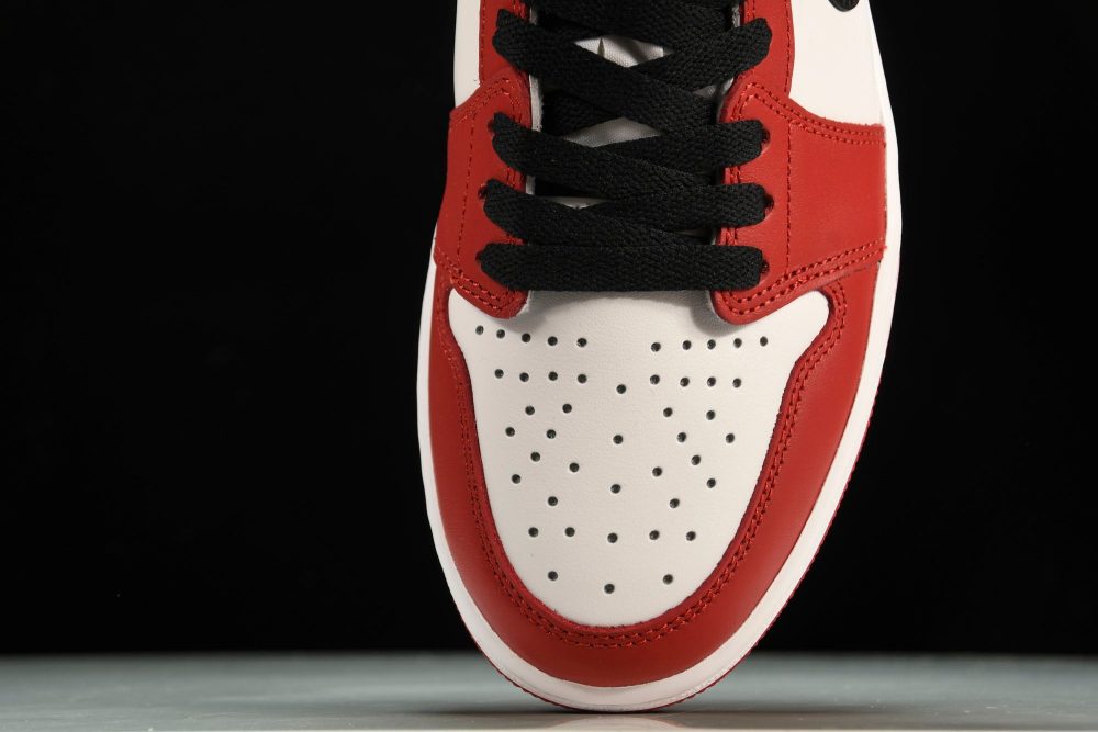 AJ1 Retro Low OG 'Chicago' - Image 6